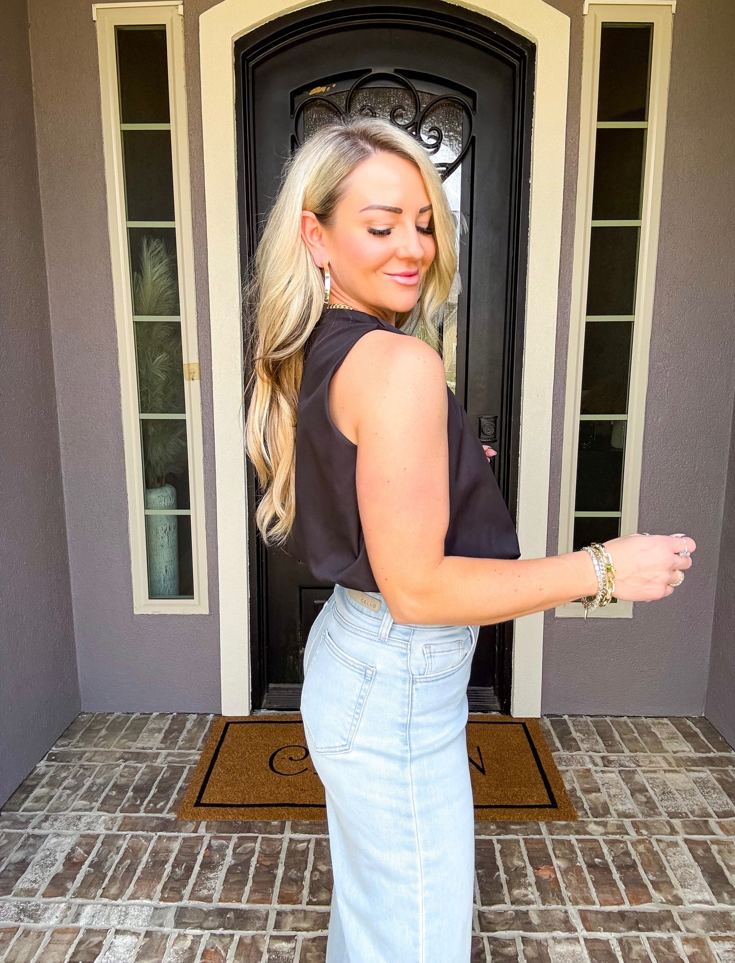 Tell Me More Sleeveless Ballon Top - Black